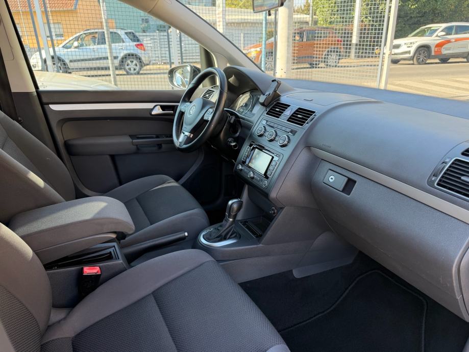 VW Touran 1,6 TDI*COMFORTLINE*7 SJEDALA*ODLICAN!*, fotografija 10