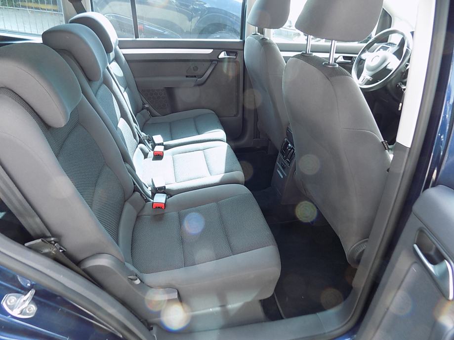 VW Touran 1,6 TDI...MOGUĆA GARANCIJA NA VOZILO, fotografija 13
