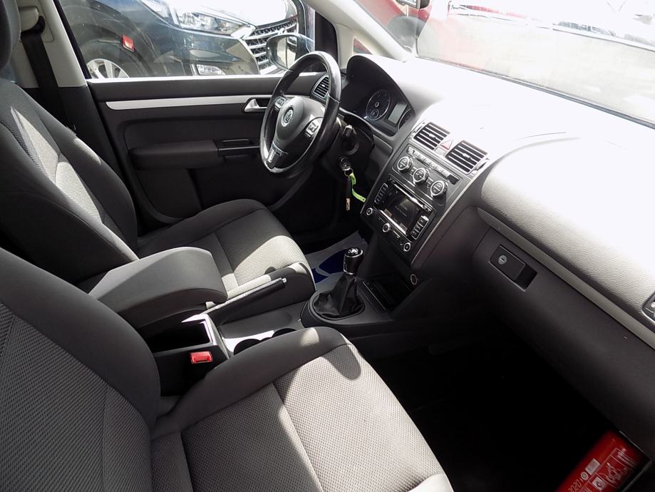 VW Touran 1,6 TDI...MOGUĆA GARANCIJA NA VOZILO, fotografija 15