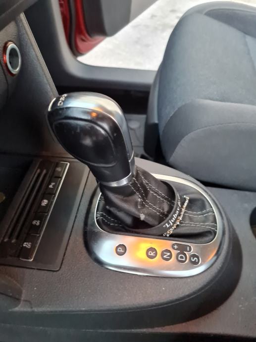 VW Touran 1,6 TDI DSG 2012 7 SJEDALA, fotografija 10