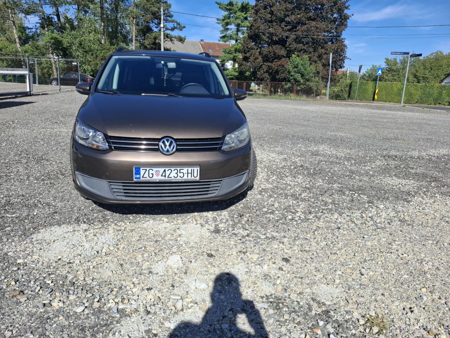 VW Touran 1,6 TDI 7 sjedala, reg godinu dana, fotografija 13