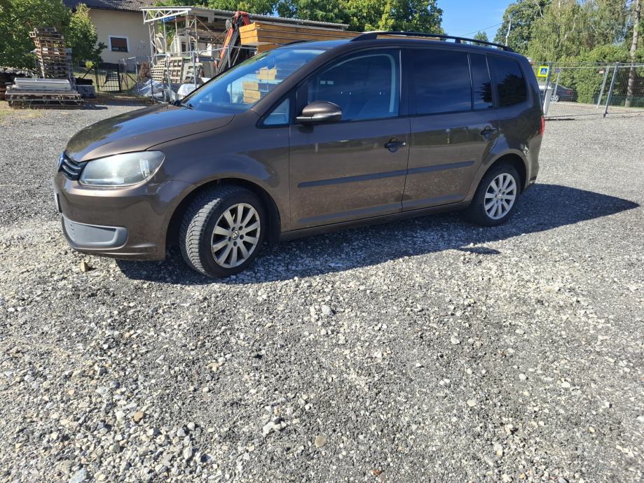 VW Touran 1,6 TDI 7 sjedala, reg godinu dana, fotografija 3