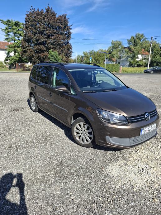 VW Touran 1,6 TDI 7 sjedala, reg godinu dana, fotografija 15