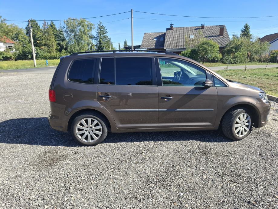 VW Touran 1,6 TDI 7 sjedala, reg godinu dana, fotografija 4