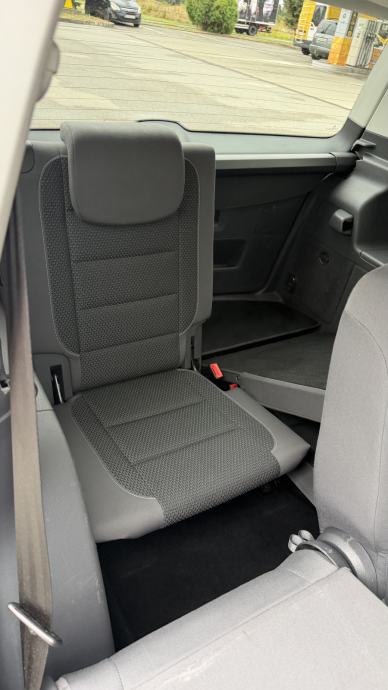 VW Touran 1,6 TDI, fotografija 10