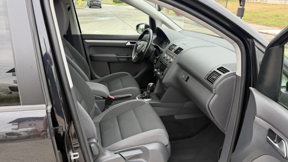 VW Touran 1,6 TDI, fotografija 12
