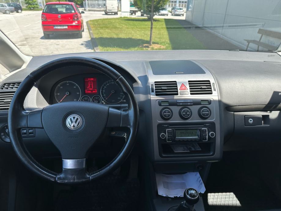 VW Touran 1,9 TDI 7 sjedala, 2009 god.
