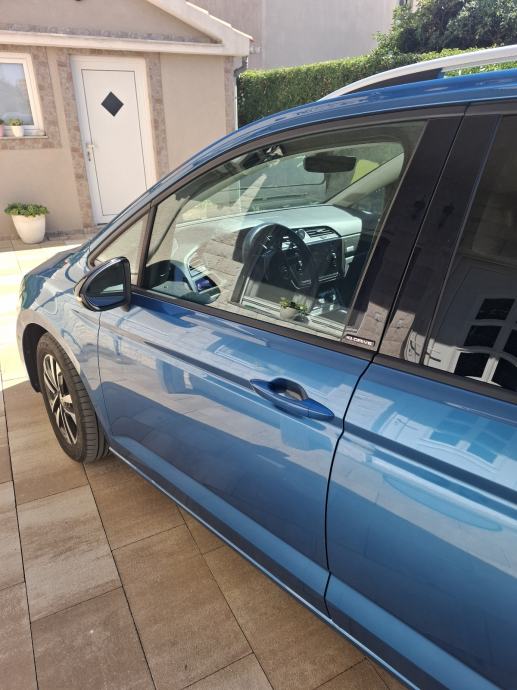 VW Touran 2,0 TDI Dsg 7sjedala, pogled izvana - slika 5