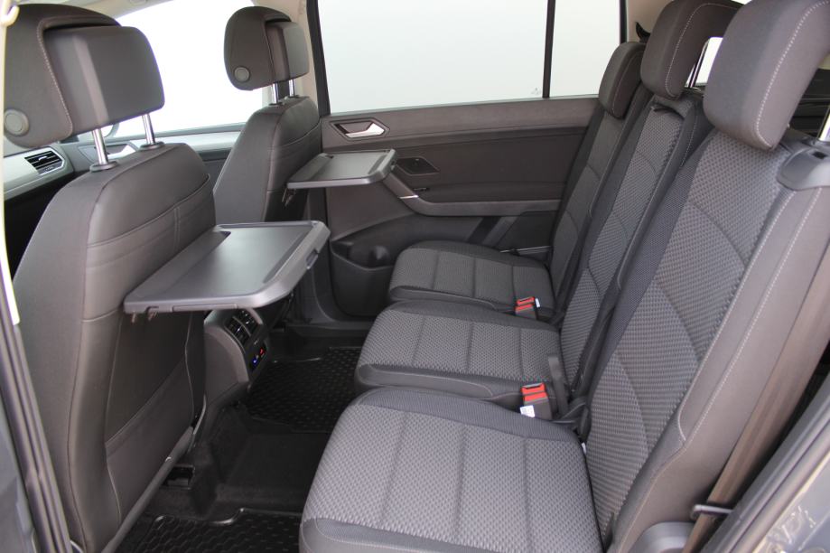 VW Touran 2.0 TDI DSG R-line, fotografija 11