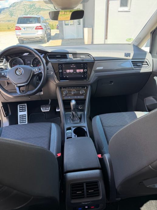 VW Touran 2.0 TDI Iqdrive, fotografija 3