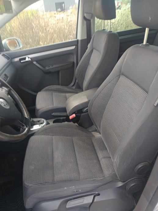VW Touran 2,0 TDI *automatik*, fotografija 10