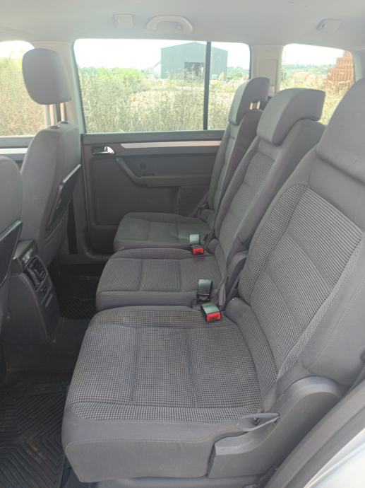 VW Touran 2,0 TDI *automatik*, fotografija 11