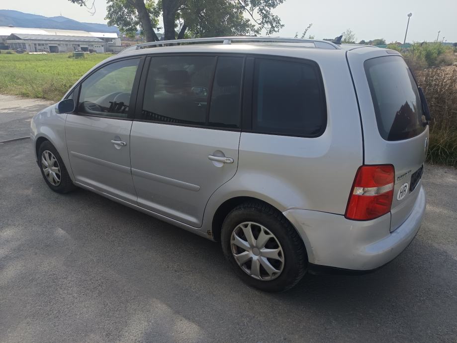 VW Touran 2,0 TDI *automatik*, fotografija 6