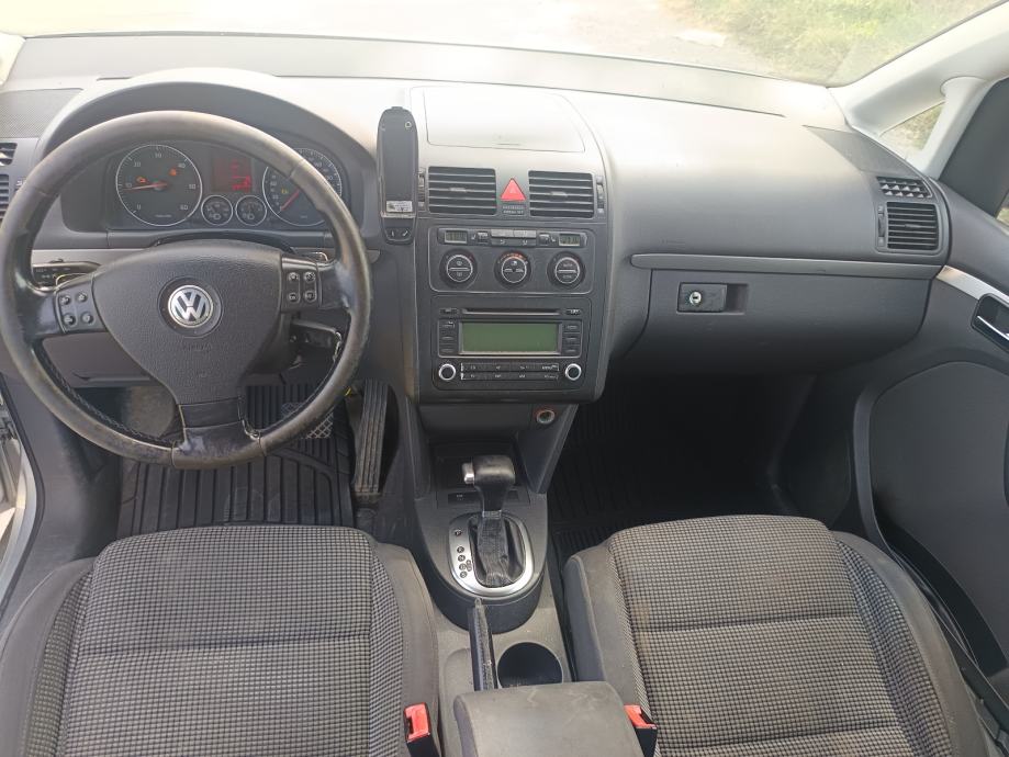 VW Touran 2,0 TDI *automatik*, fotografija 8