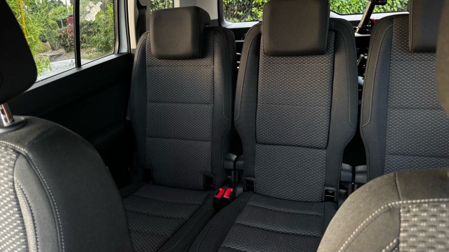 VW Touran 2.0 TDI DSG Comfortline 150 KS / 2023. / 89067 km / HR, fotografija 11