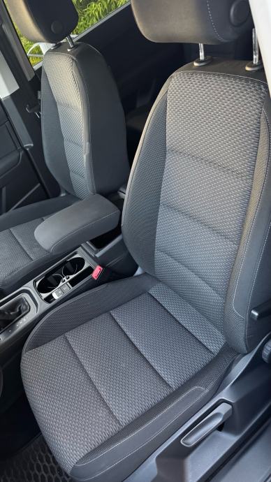 VW Touran 2.0 TDI DSG Comfortline 150 KS / 2023. / 89067 km / HR, fotografija 10