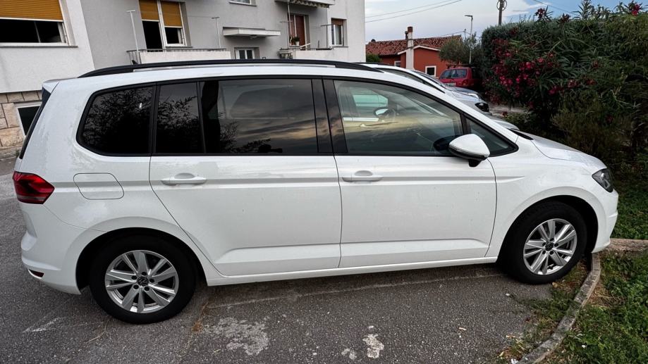 VW Touran 2.0 TDI DSG Comfortline 150 KS / 2023. / 89067 km / HR, fotografija 3