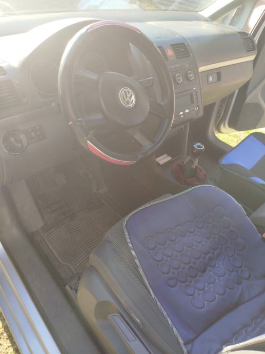 VW Touran 2,0 TDI, fotografija 6