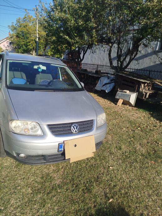 VW Touran 2,0 TDI, fotografija 3