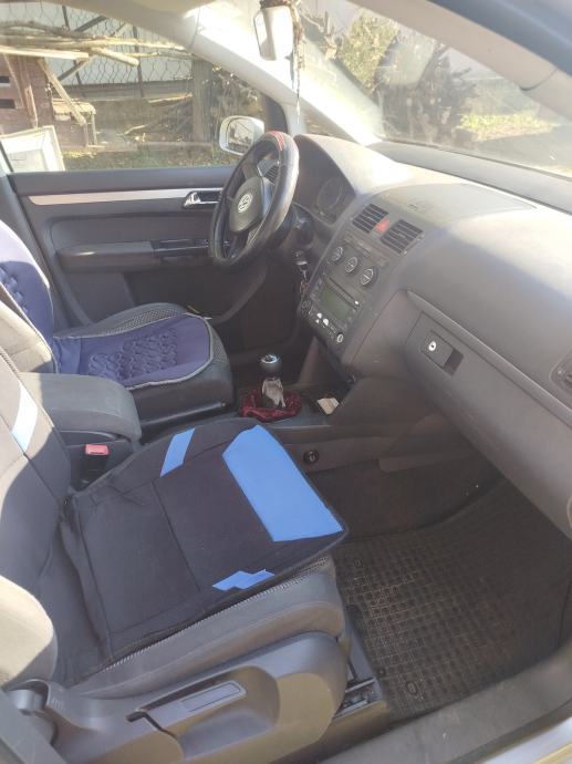VW Touran 2,0 TDI, fotografija 11