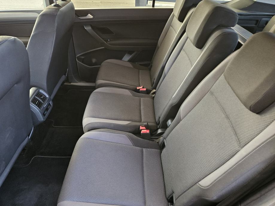 VW Touran 1,6 TDI 2019. 7 sjedala , kupac nema troška prepisa, fotografija 8
