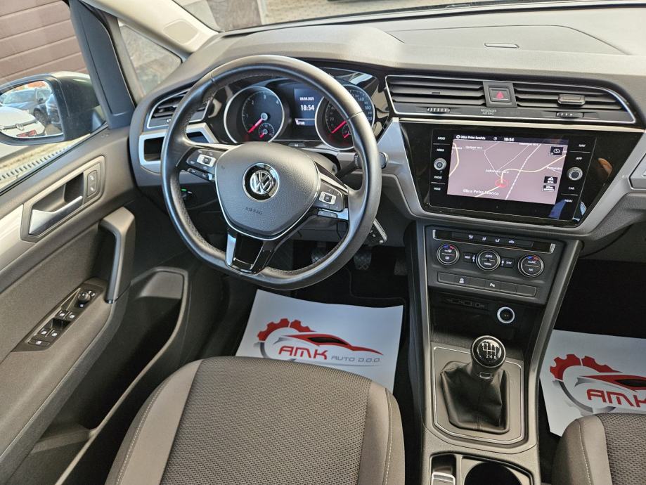VW Touran 1,6 TDI 2019. 7 sjedala , kupac nema troška prepisa, fotografija 3