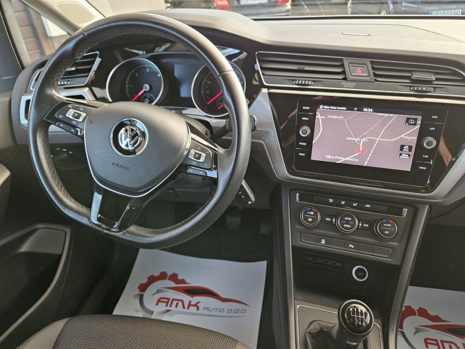 VW Touran 1,6 TDI 2019. 7 sjedala , kupac nema troška prepisa, fotografija 5