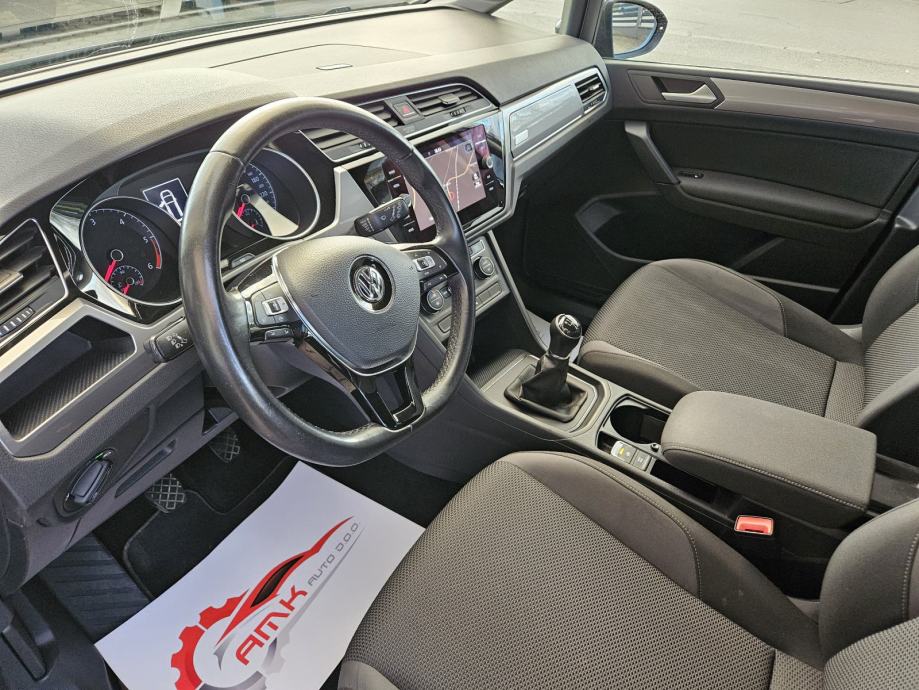 VW Touran 1,6 TDI 2019. 7 sjedala , kupac nema troška prepisa, fotografija 4
