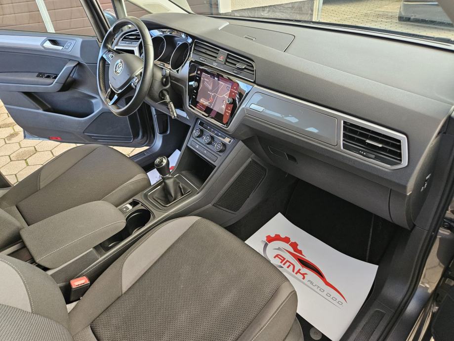 VW Touran 1,6 TDI 2019. 7 sjedala , kupac nema troška prepisa, fotografija 7