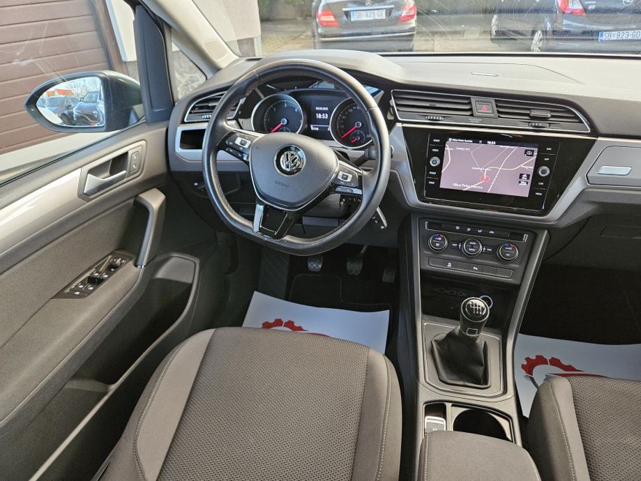 VW Touran 1,6 TDI 2019. 7 sjedala , kupac nema troška prepisa, fotografija 6