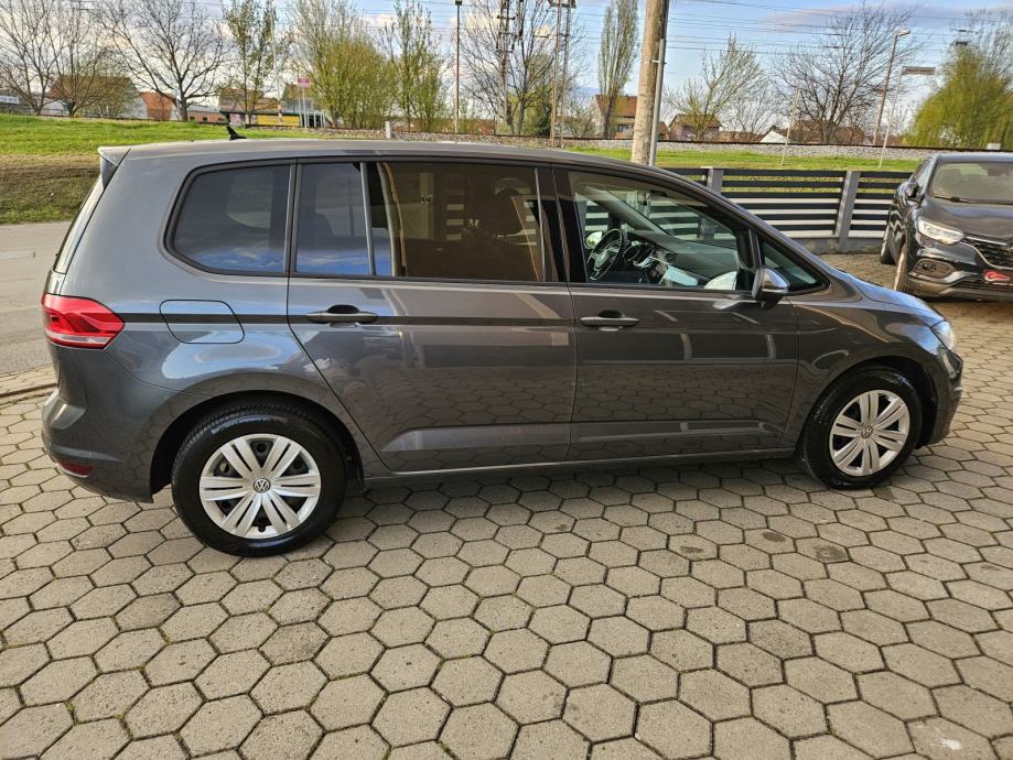 VW Touran 1,6 TDI 2019. 7 sjedala , kupac nema troška prepisa, fotografija 13