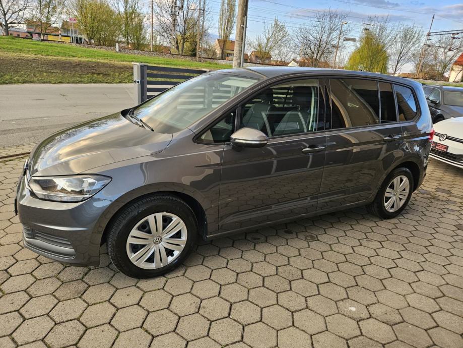 VW Touran 1,6 TDI 2019. 7 sjedala , kupac nema troška prepisa, fotografija 17