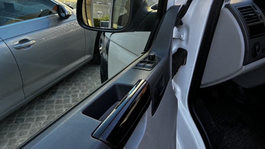 VW Transporter T5 2,0TDI 84KW U TOP STANJU, NOVI SERVIS, fotografija 8