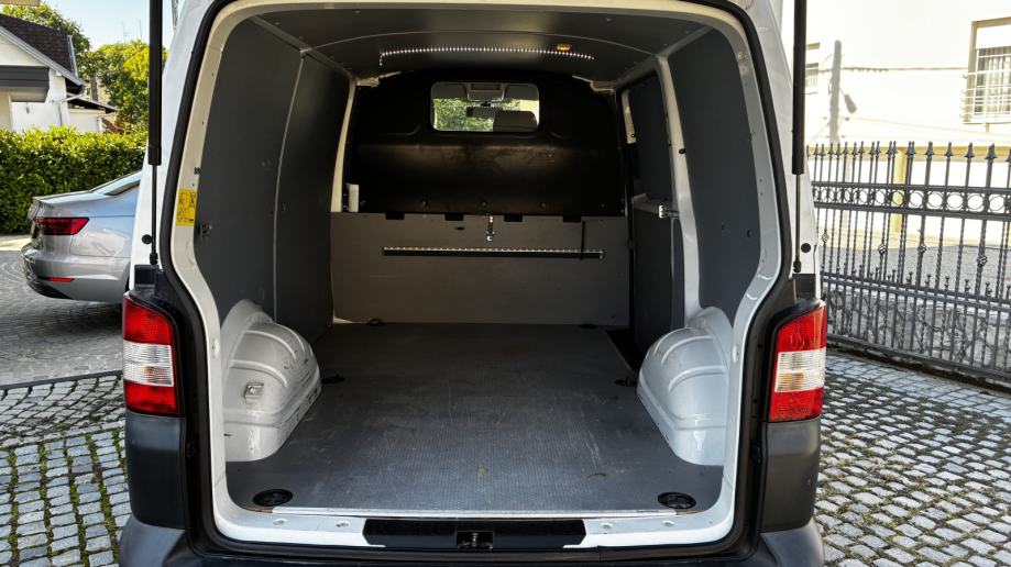 VW Transporter T5 2,0TDI 84KW U TOP STANJU, NOVI SERVIS, fotografija 13