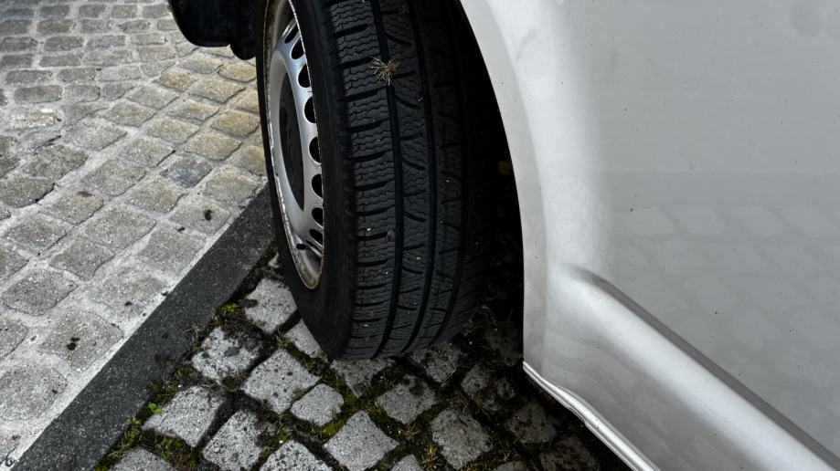 VW Transporter T5 2,0TDI 84KW U TOP STANJU, NOVI SERVIS, fotografija 16