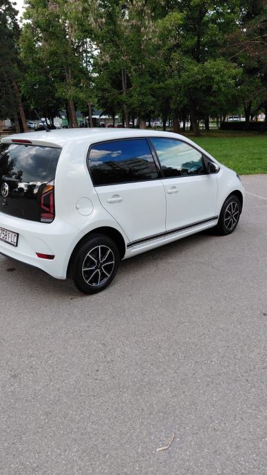 VW Up! 1,0 2023god. 49000km., fotografija 3