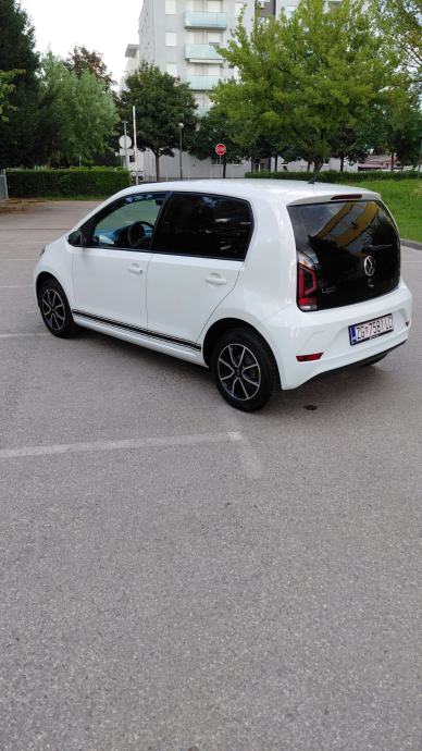VW Up! 1,0 2023god. 49000km., fotografija 7