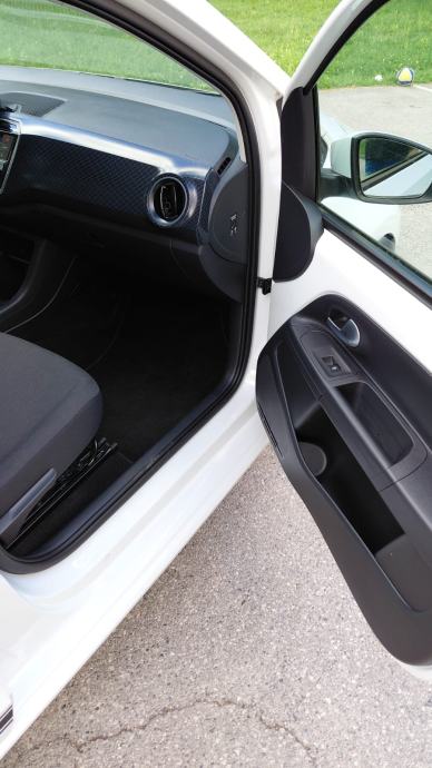 VW Up! 1,0 2023god. 49000km., fotografija 12