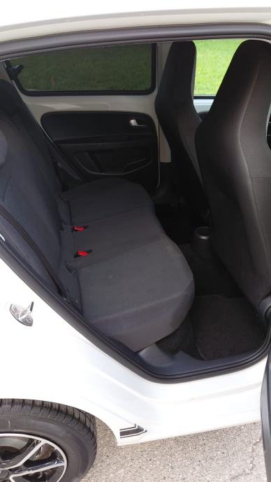 VW Up! 1,0 2023god. 49000km., fotografija 14