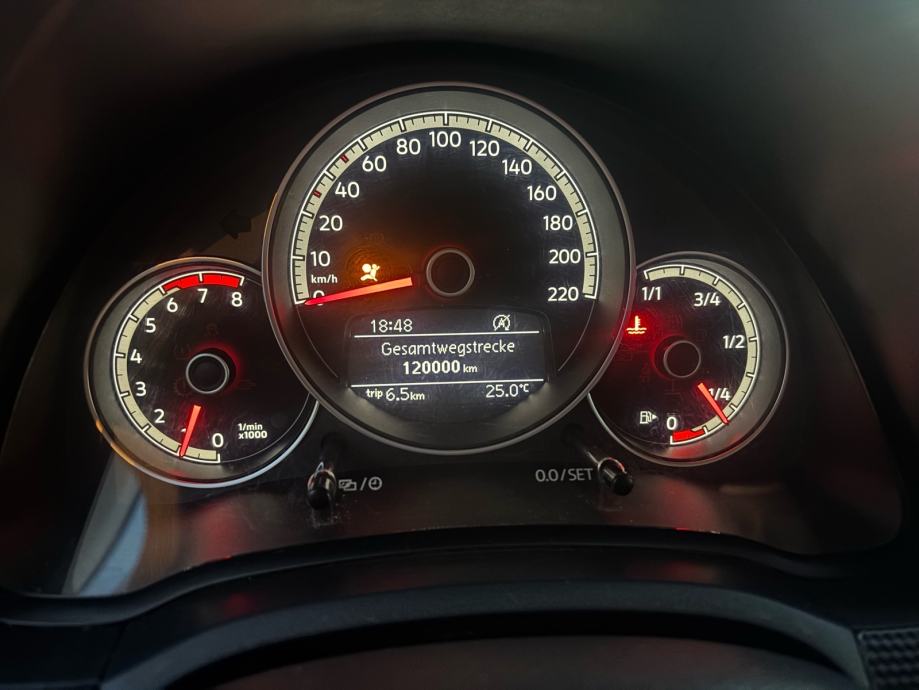 VW Up! 1,0 G 2023 Reg 10/2027 Akcija 6999 €, fotografija 7