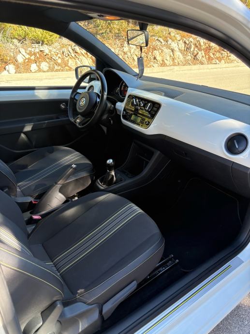 VW Up! 1,0 MPI 2016., fotografija 13