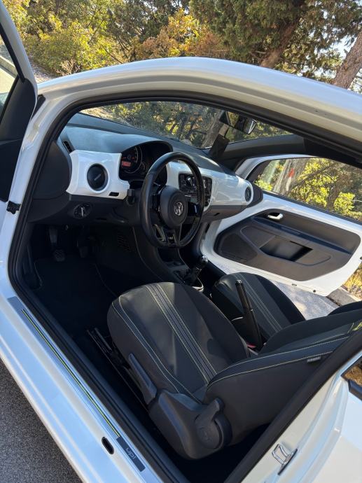 VW Up! 1,0 MPI 2016., fotografija 10