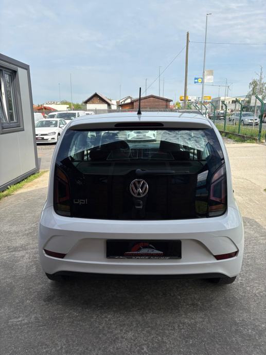 VW UP! 1,0 servisna, fotografija 5