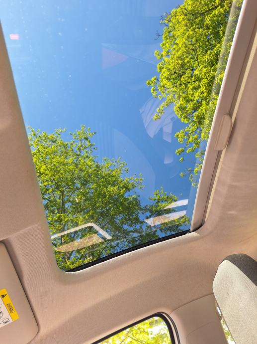 VW Up! Krovni prozor, stvarna kilometraža, kao nov, fotografija 11