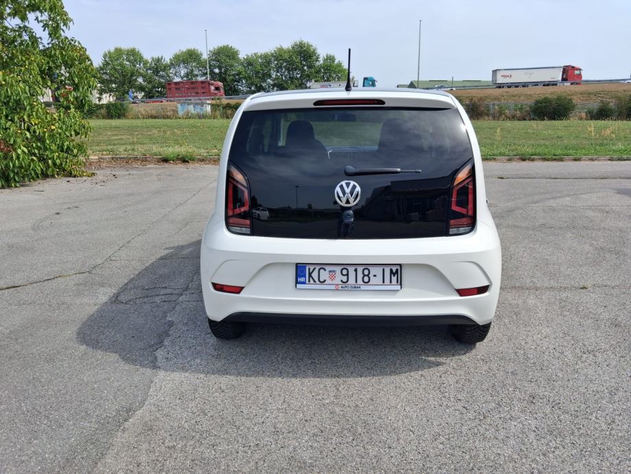 VW Up! 1,0, fotografija 12