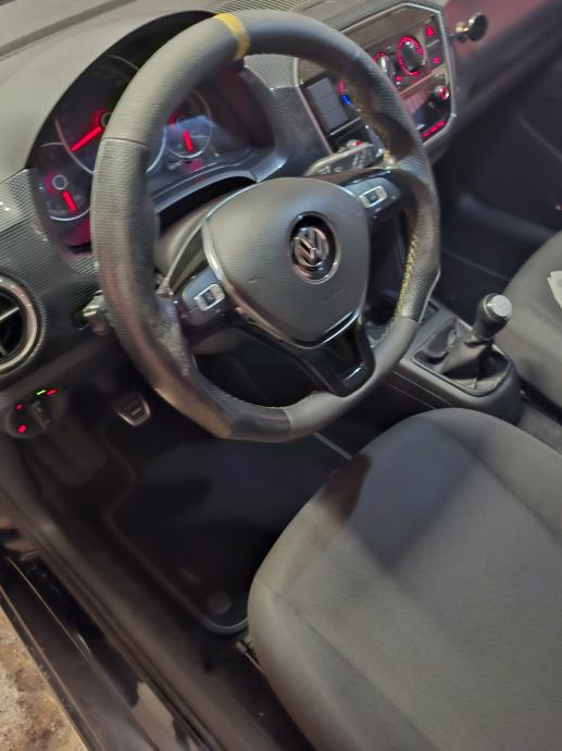 VW Up! 1,0, fotografija 12