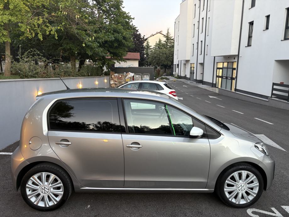 VW Up! 1,0, fotografija 4