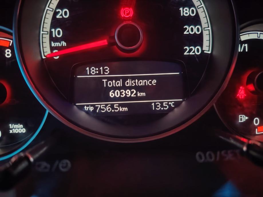VW Up! 1,0, pogled izvana - slika 5