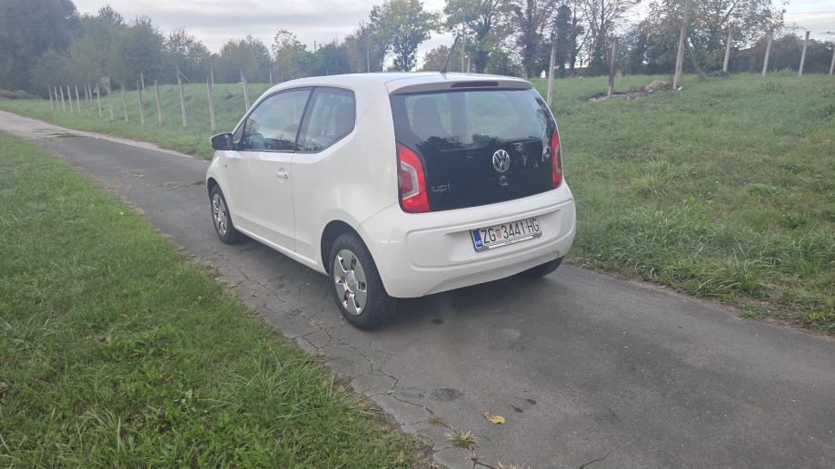 VW Up! 1,0 up! 2016g, fotografija 3