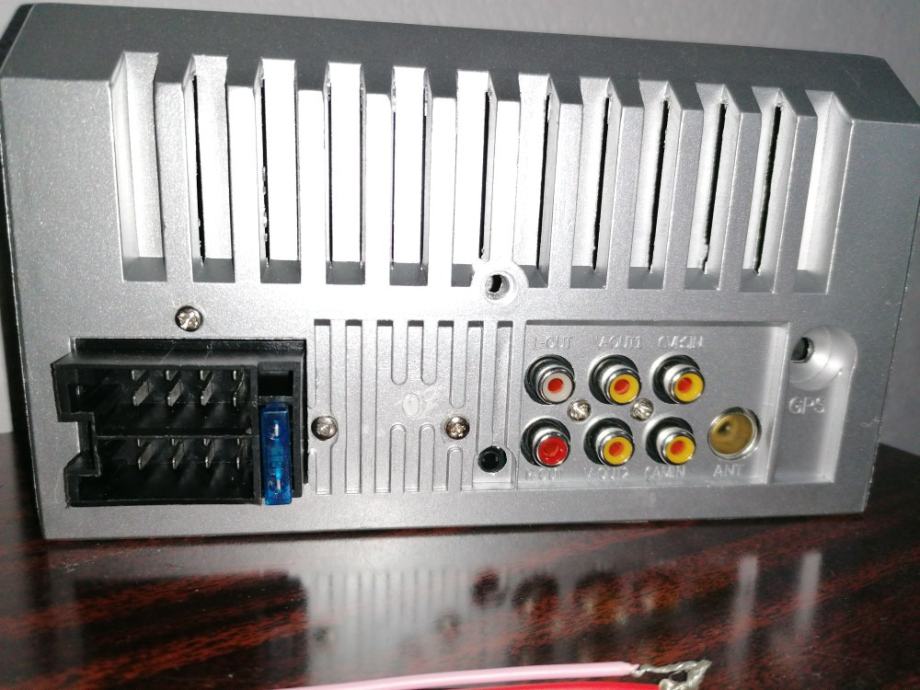 AUTO RADIO 2 DIN 7 7010B MP5 - sa kamerom